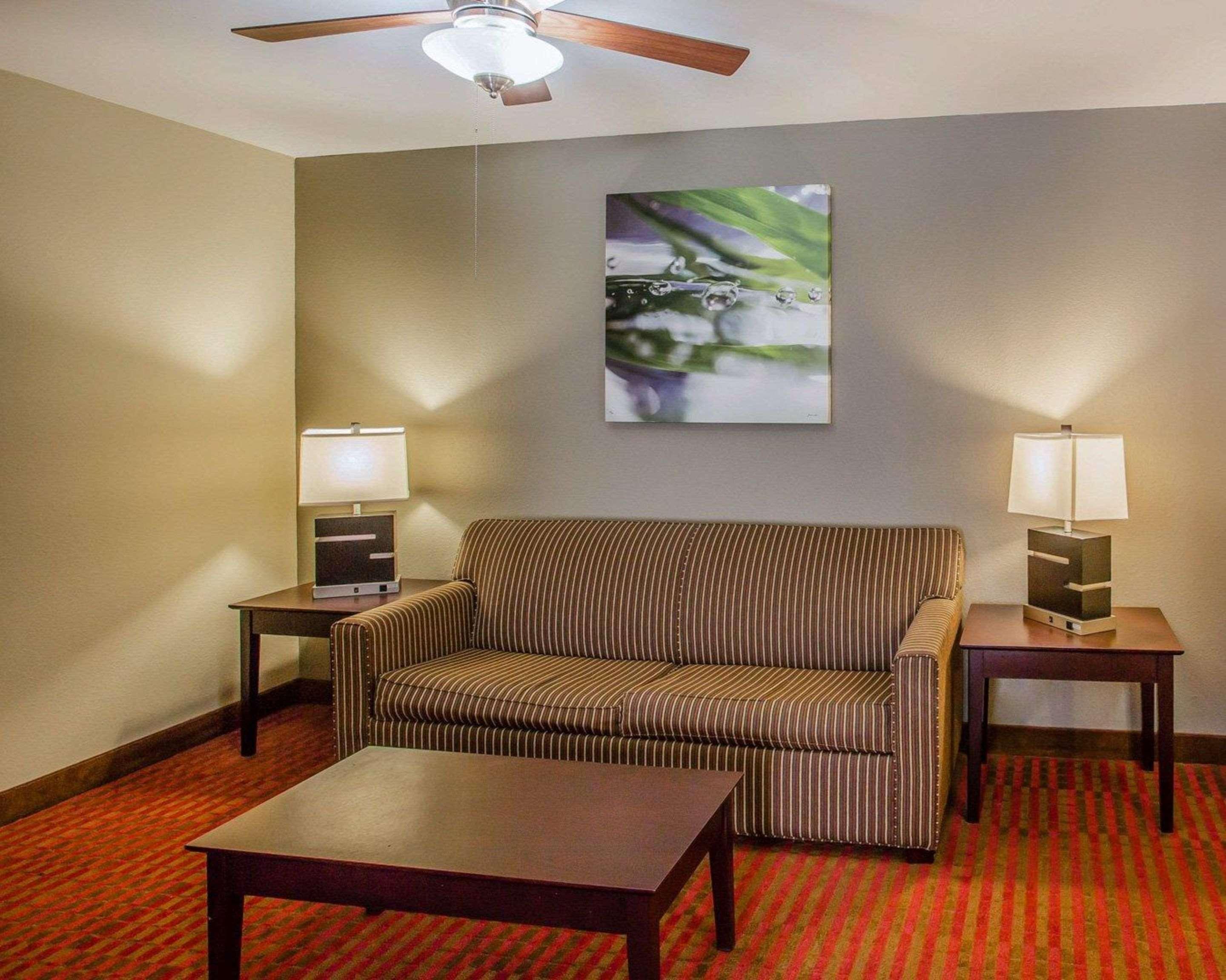 Quality Suites Nashville Airport Exterior foto