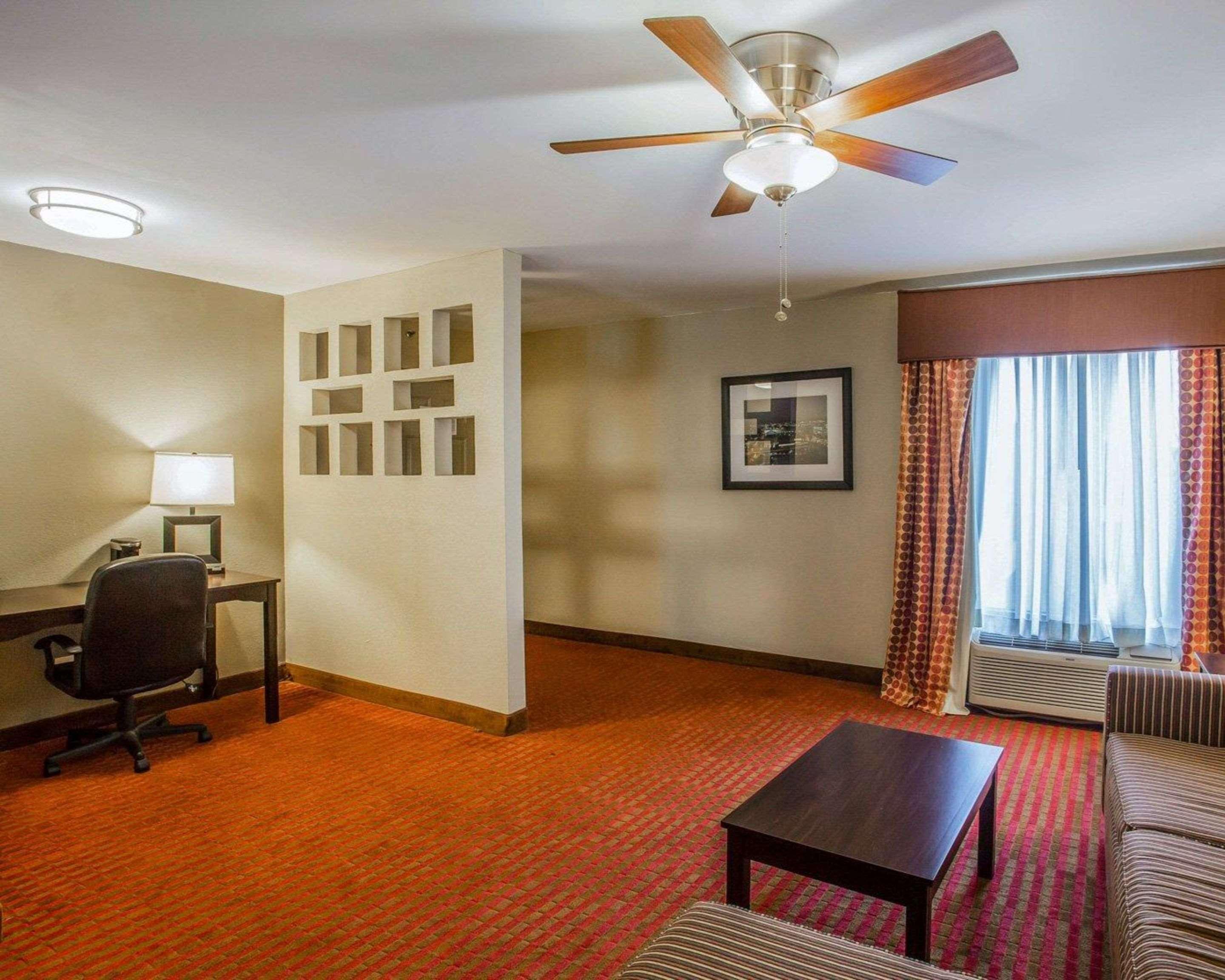 Quality Suites Nashville Airport Exterior foto
