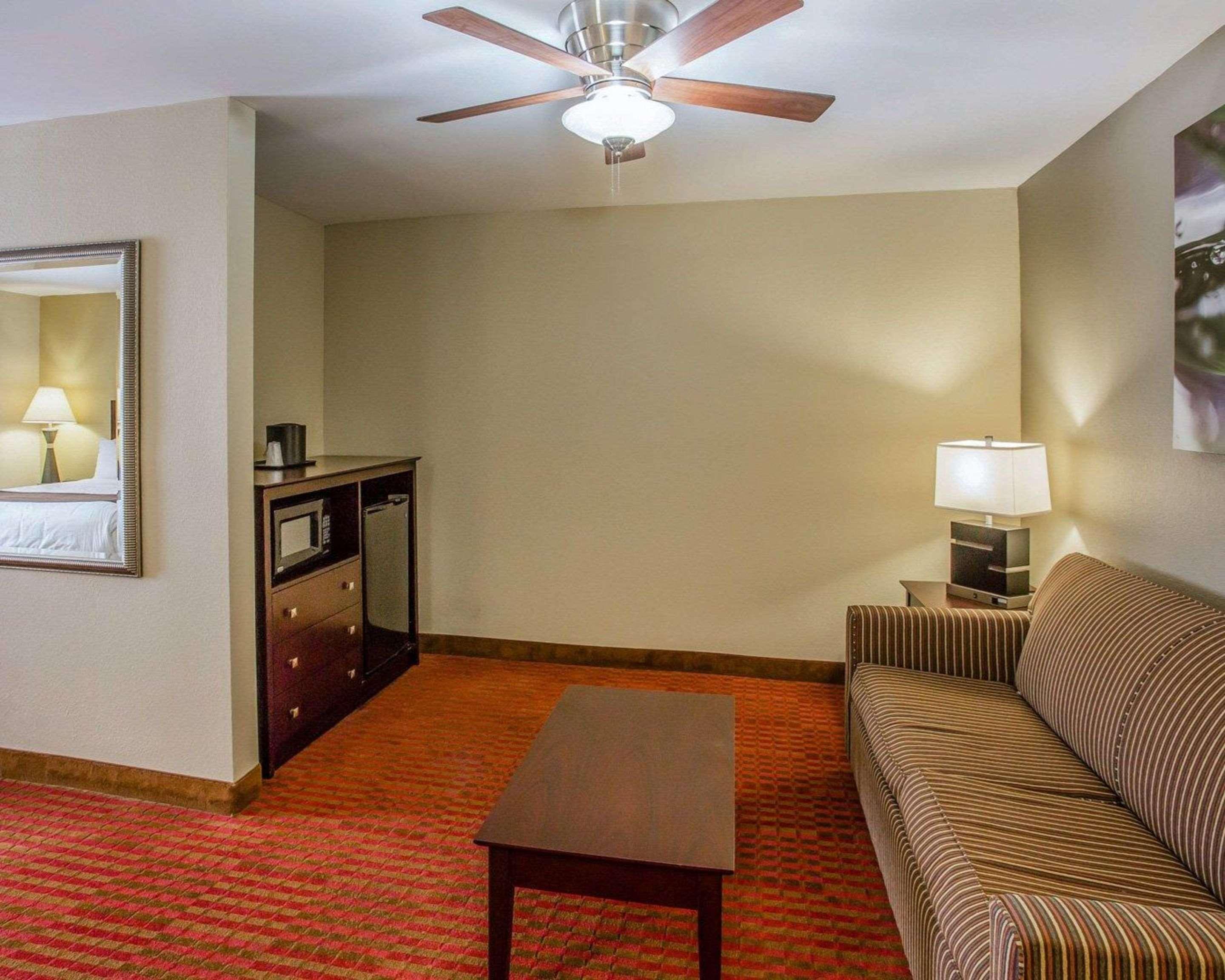 Quality Suites Nashville Airport Exterior foto