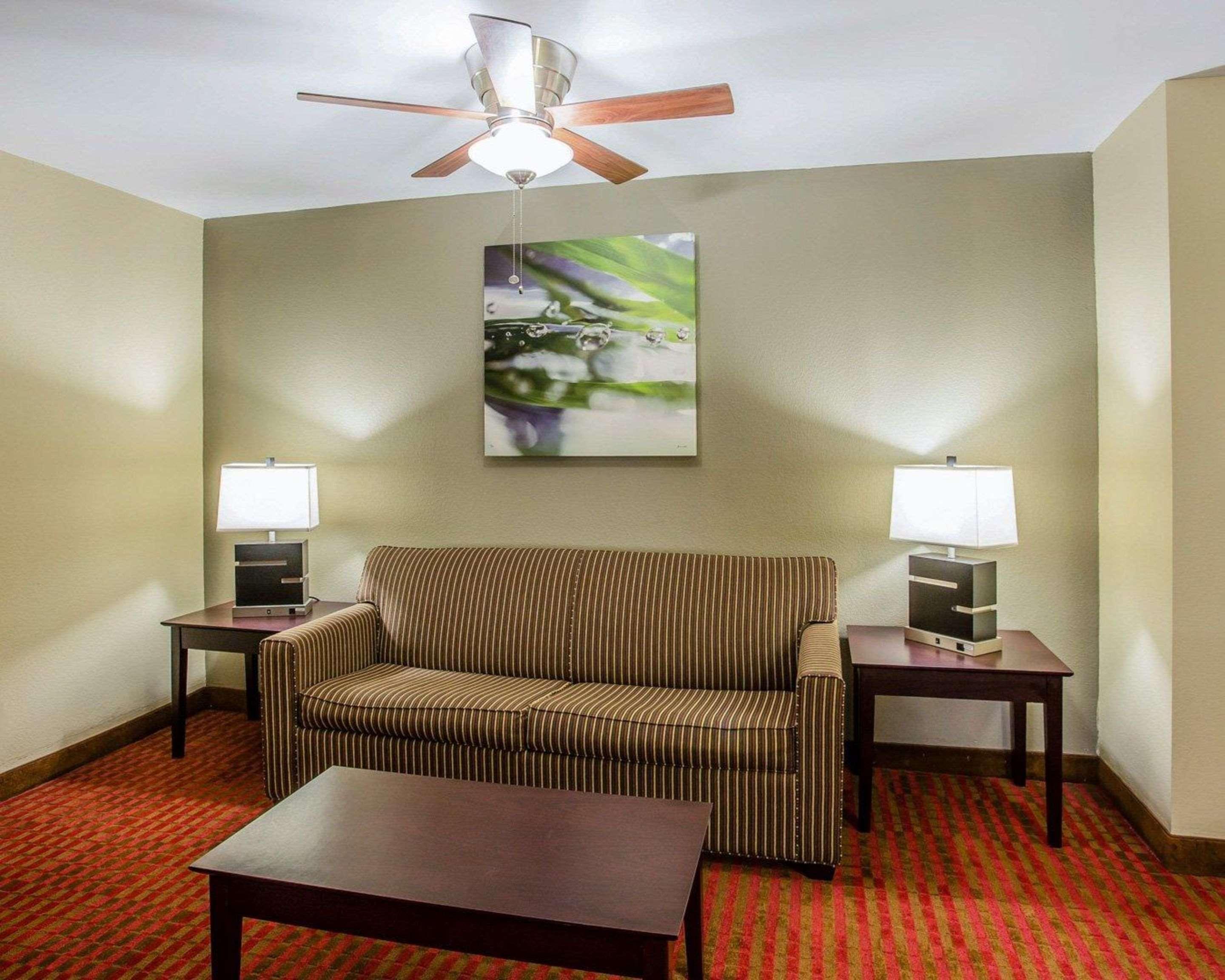 Quality Suites Nashville Airport Exterior foto