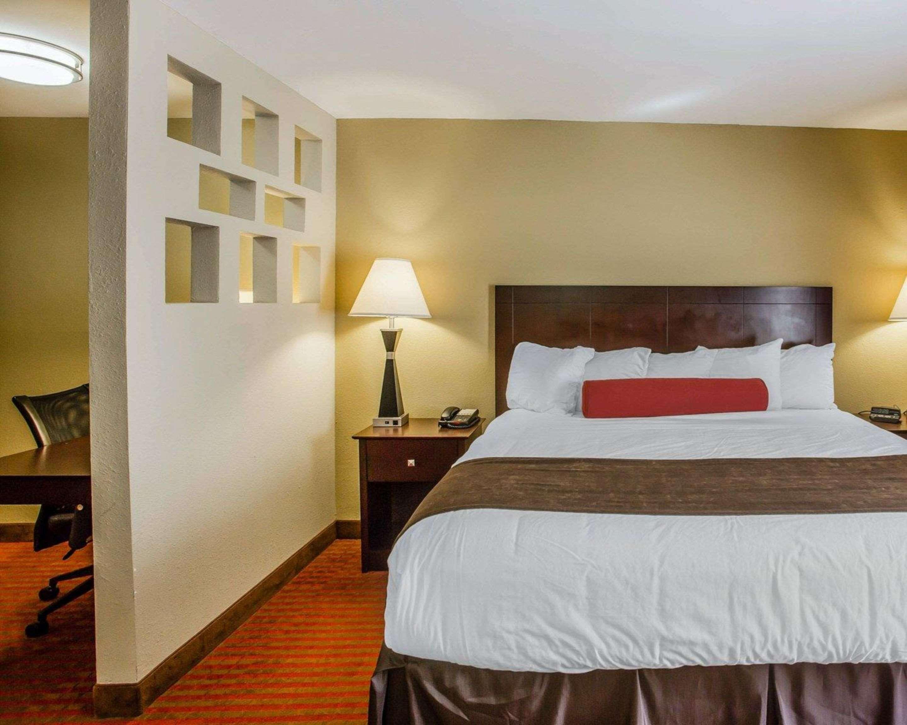 Quality Suites Nashville Airport Exterior foto