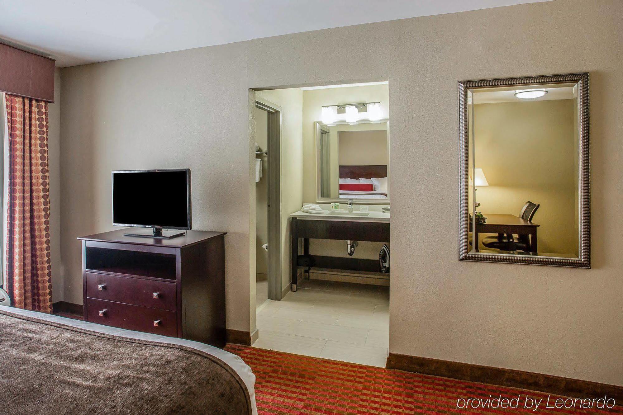 Quality Suites Nashville Airport Exterior foto