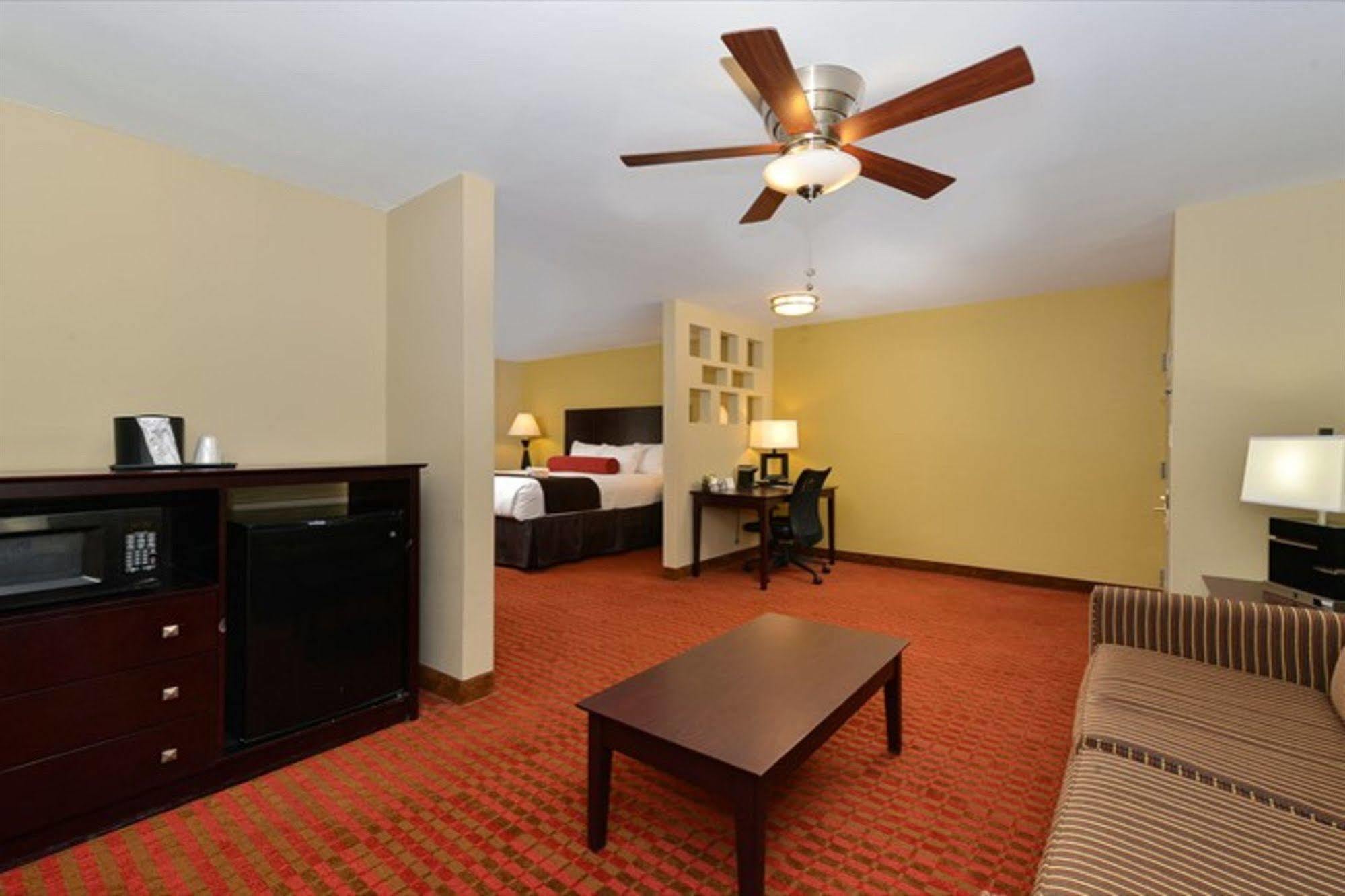 Quality Suites Nashville Airport Exterior foto
